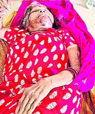 ఘోర రోడ్డు ప్రమాదం: నలుగురు మృతి2