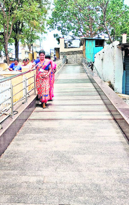 భక్తులూ జర భద్రం! 1