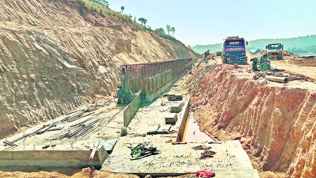 ఎవరికి చెప్పుకుంటారో చెప్పుకోండి! 6