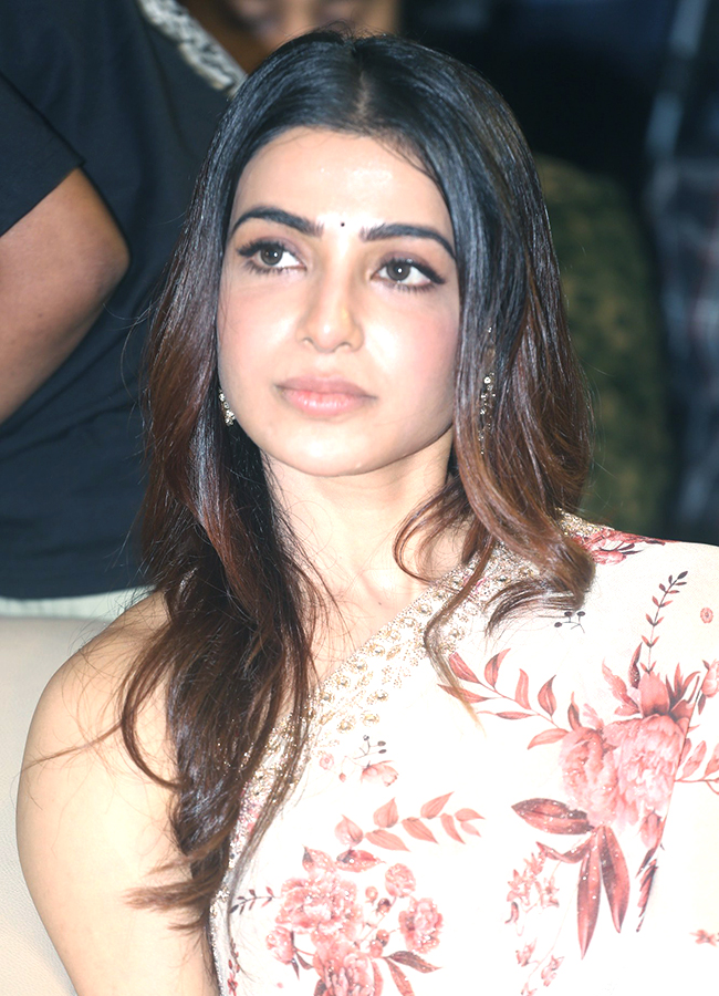 Actress Samantha Emotional In Subham Movie Success Meet15