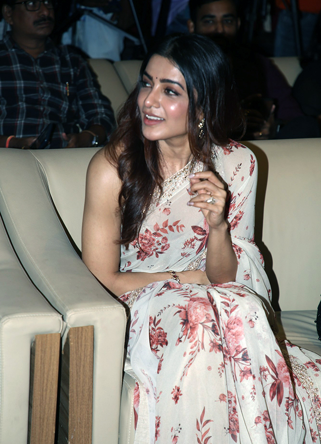 Actress Samantha Emotional In Subham Movie Success Meet9
