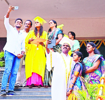 ‘విశ్వ’మంత సంబరం 
1