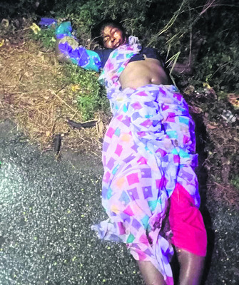 రోడ్డు ప్రమాదంలో అవ్వ, మనవడు దుర్మరణం 1