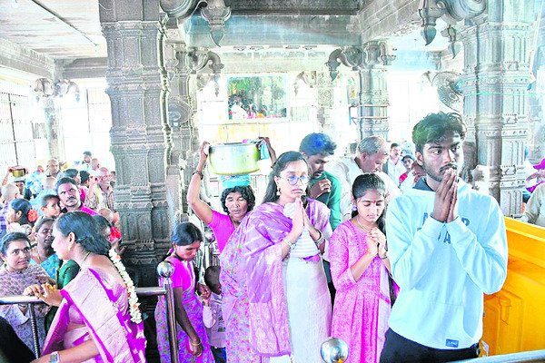 ఊరంతా.. ఖాతా!1