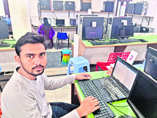 సెలవుల్లో.. కంప్యూటర్ శిక్షణ2