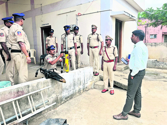 ఐక్య పోరాటానికి మద్దతు1