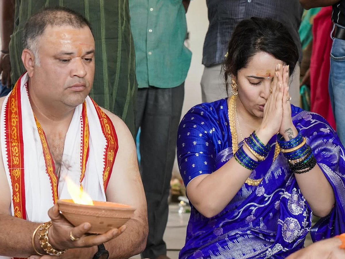 Anasuya Bharadwaj new home opening ceremony photos16