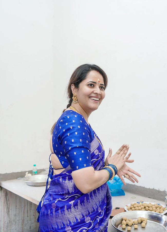 Anasuya Bharadwaj new home opening ceremony photos3