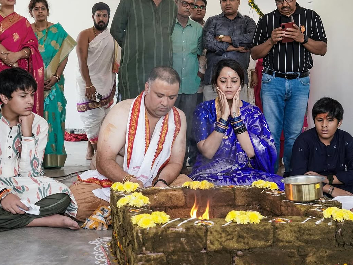 Anasuya Bharadwaj new home opening ceremony photos10