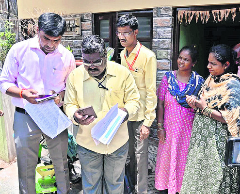 ఆటంకాల నడుమ ఎస్సీ కులగణన1