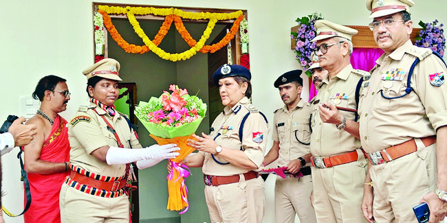 జిల్లా పరిధిలో శనివారం ఉష్ణోగ్రతలు తగ్గాయి. వేసవితాపం అ6