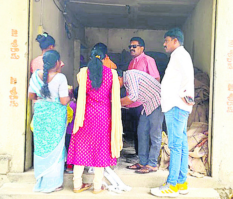 మళ్లీ రేషన్‌ దందా1