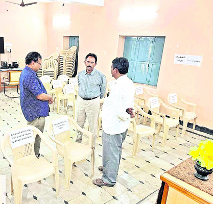 మొక్కలను సంరక్షించాలి
1