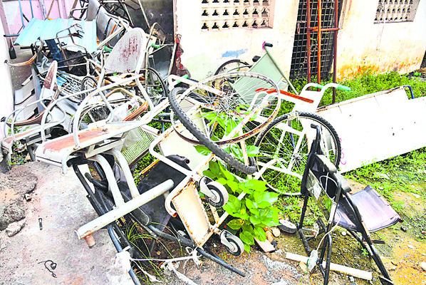 దివ్యాంగులతో తొండాట 1