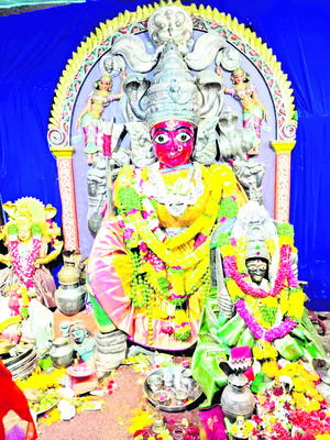 పెద్దింట్లమ్మా... చల్లంగా చూడమ్మా.. 1
