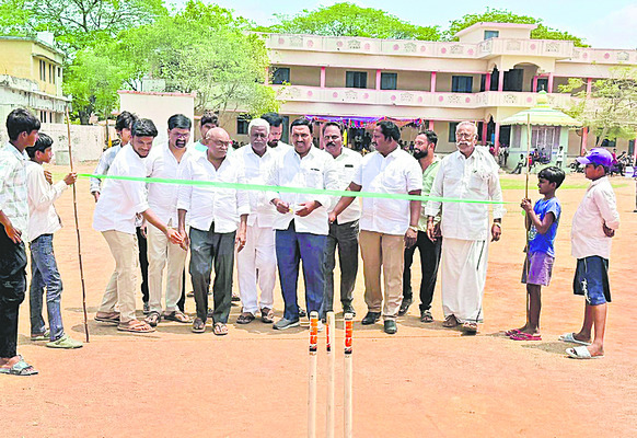 రాష్ట్రస్థాయి టెన్నిస్ బాల్ క్రికెట్ పోటీలు ప్రారంభం1