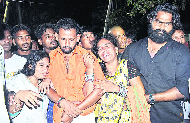 ●ఒకే సమయంలో నలుగురు చిన్నారుల మృతి
1
