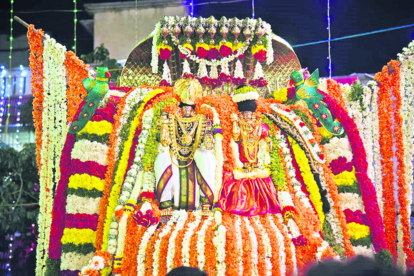 వైభవంగా శేషవాహన సేవ 1