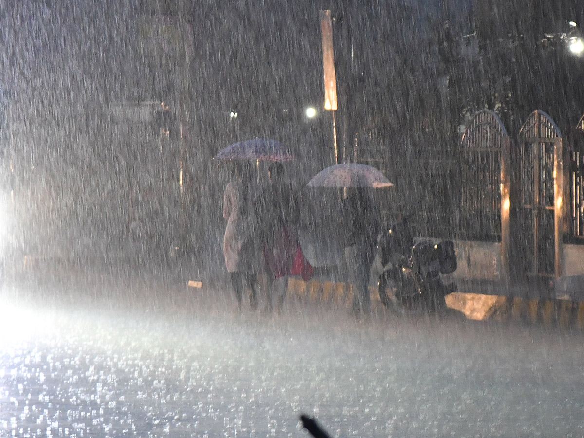 Heavy Rainfall in Vijayawada 15