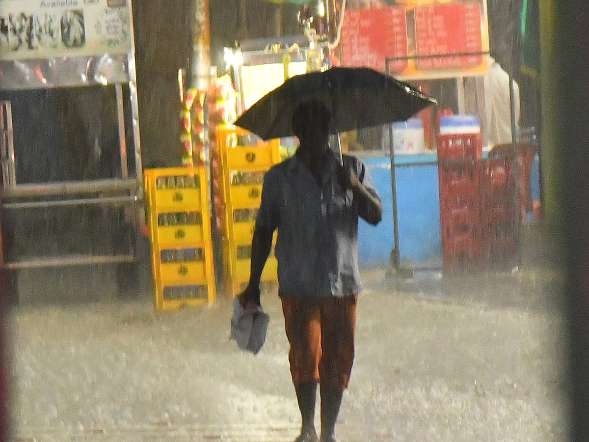 Heavy Rainfall in Vijayawada 3