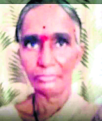 బస్సును ఢీకొన్న ట్యాంకర్
1