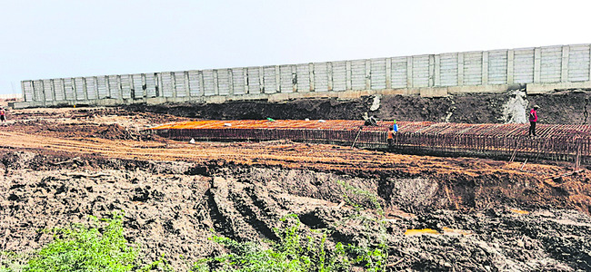ఎన్నో ఆటంకాలను అధిగమించి
2