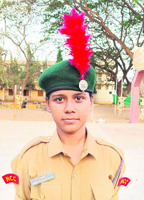 ఆర్మీ ఆఫీసర్‌ లక్ష్యం 
3