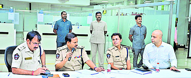 ఎన్నో ఆటంకాలను అధిగమించి
4