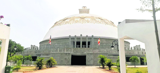 సుందరీమణుల రాక కోసం..2