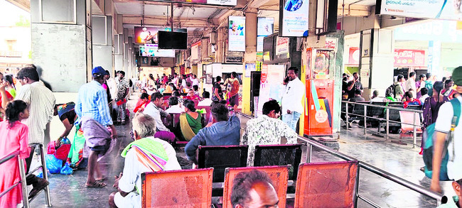 ఓ వైపు వేసవి సెలవులతో విహారయాత్ర, దైవ దర్శనాలకు బయలుదేర4