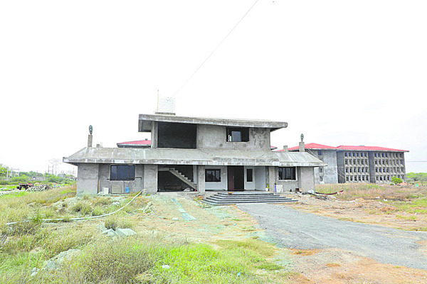 తొలగని వసతి గ్రహణం 1