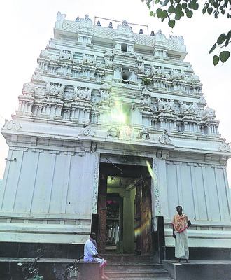 జడ్జిగా బాధ్యతల స్వీకరణ
3