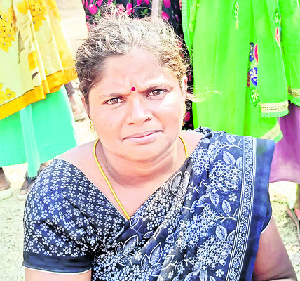 ఫీల్డ్ అసిస్టెంట్ల చేతివాటం 3