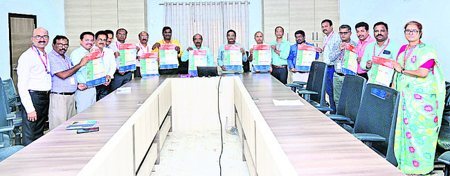 పోస్టర్ ఆవిష్కరణ 1