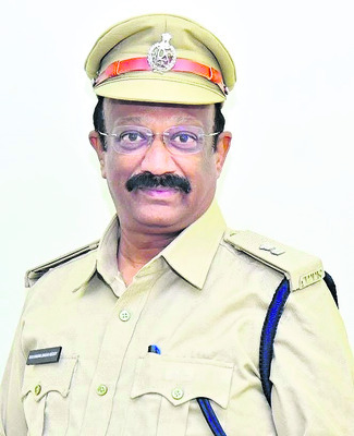 బడి బస్సుకు పరీక్షలు1