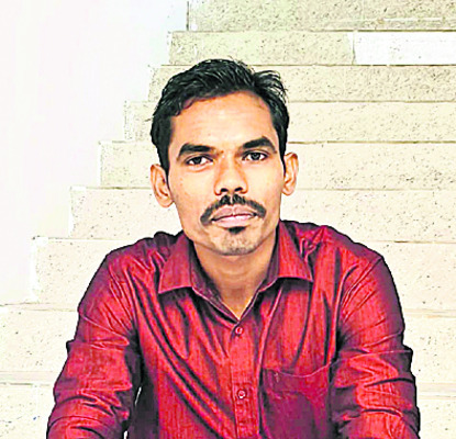 పెళ్లికి వెళుతూ ఇద్దరు యువకుల దుర్మరణం 2