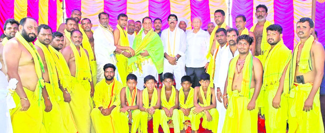 ధర్మమార్గంలో నడవాలి1