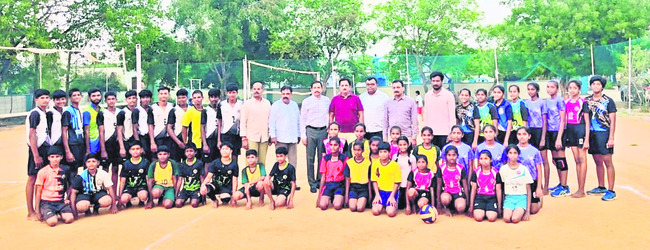 పూర్వ విద్యార్థుల ఆత్మీయ సమ్మేళనం1