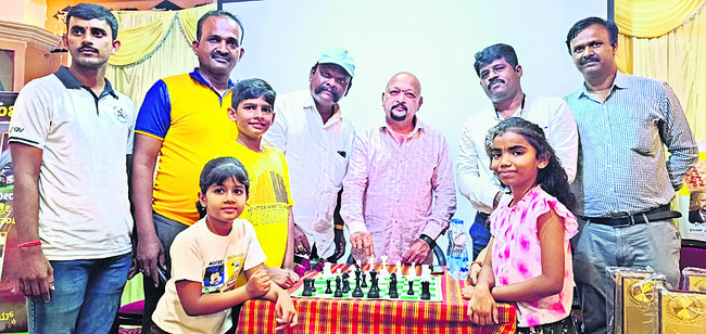 జిల్లా అభివృద్ధికి ప్రాముఖ్యత కల్పిస్తాం 1