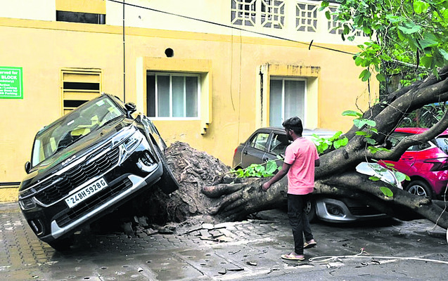 కుంభవృష్టికి సిలికాన్‌ సిటీ అస్తవ్యస్తం2