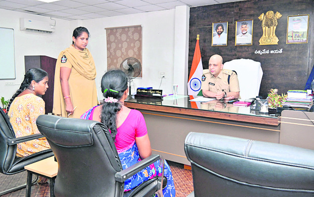 అర్జీలపై ప్రత్యేక శ్రద్ధ
1