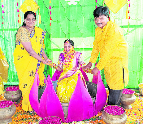 ఆకట్టుకున్న హల్దీ వేడుకలు 1