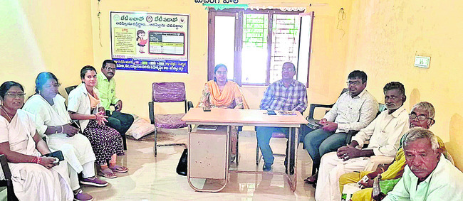 బాధితుల సమస్యలు పరిష్కరిస్తాం2