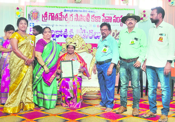 ఆమనగల్లులో ఇనుపయుగపు ఆనవాళ్లు
2