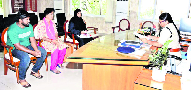 సత్వర న్యాయం అందేలా చూడాలి: ఎస్పీ 
1