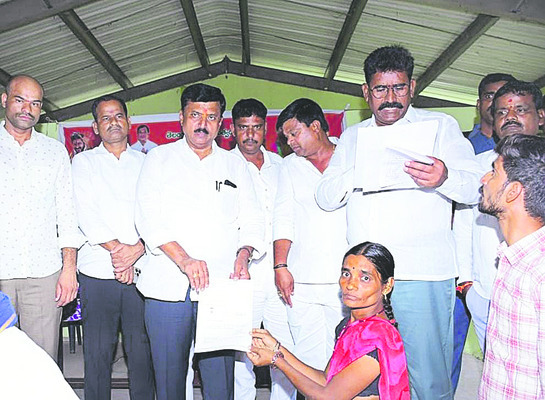 ప్రతీ కుటుంబానికి సంక్షేమ పథకాలు
2
