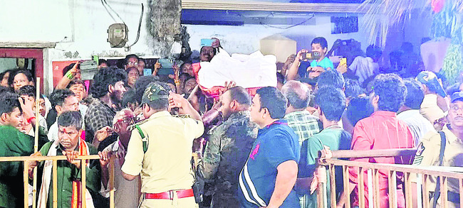 వైభవంగా శ్యామలాంబ తొలేళ్ల ఉత్సవం 1