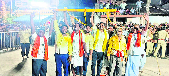 వైభవంగా శ్యామలాంబ తొలేళ్ల ఉత్సవం 4