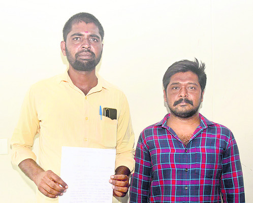 లే అవుట్ స్థలం మాయం చేశారు
1