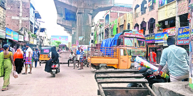 ఇరుకు గల్లీలు.. చిన్న మెట్లు2